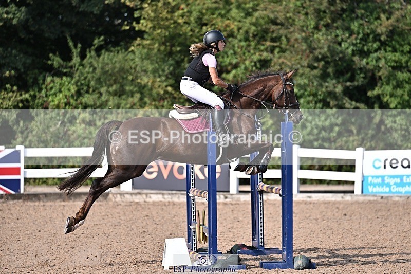 260812-095655-00131 - Cls 2 British Novice and 90cm