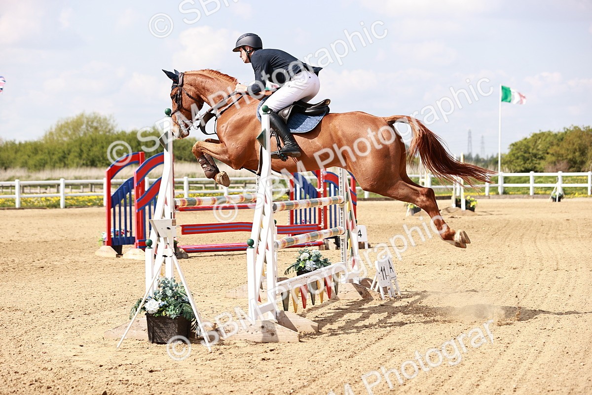  - Class 26 - Senior Foxhunter - 1.20m