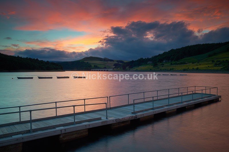 Sunset on the banks of Ladybower Reservoir in the Dark Peak | Peak District Landscape Photography
