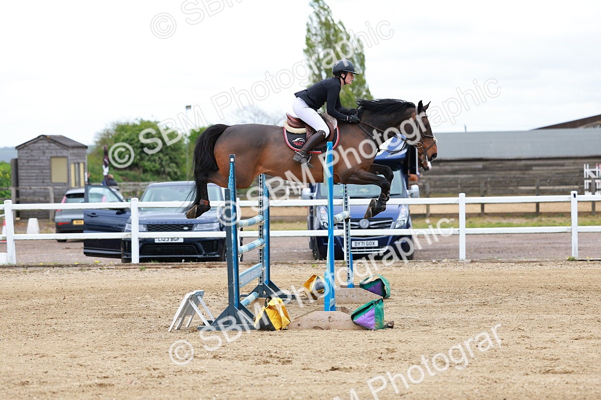 SBM_002569 - Class 11 - Senior Foxhunter - 1.20m