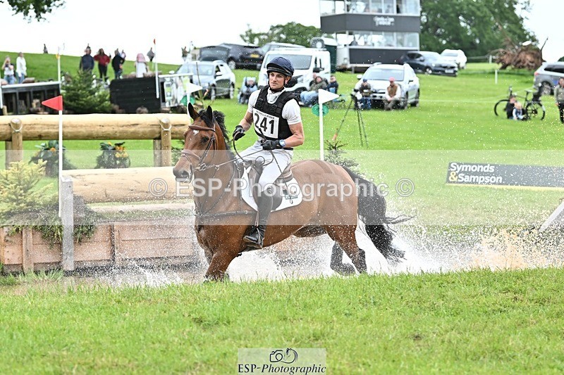 240525-161913-17556 - 241-CLASS_ROMANCE-Jack_Pinkney