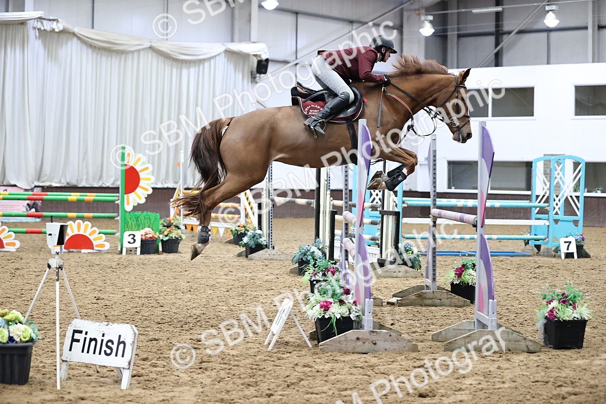 SBM_001900 - Class 4 - Senior Newcomers - 1.10m Open