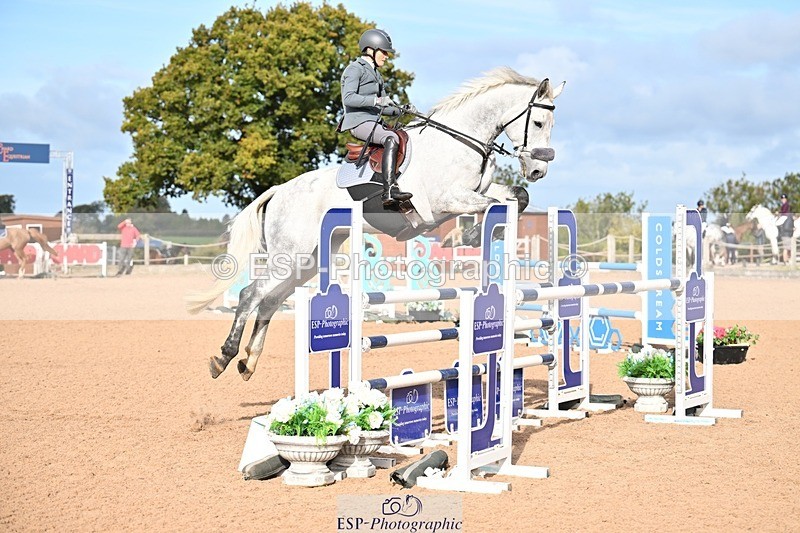 251005-101811-02724 - Cls 15 Foxhunter and 1.20m