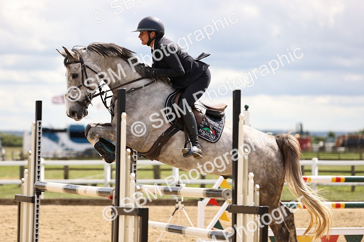 SBM_003480 - Class 11 - Senior Newcomers - 1.10m