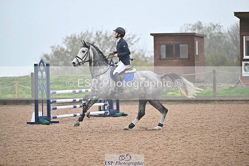 241103A-102334-06626 - SUN Cls 18 British Novice and 90cm Open