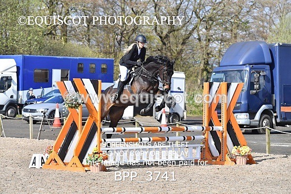 BPP_3741 - CLASS 3 FRI Senior British Novice/ 90cm Open