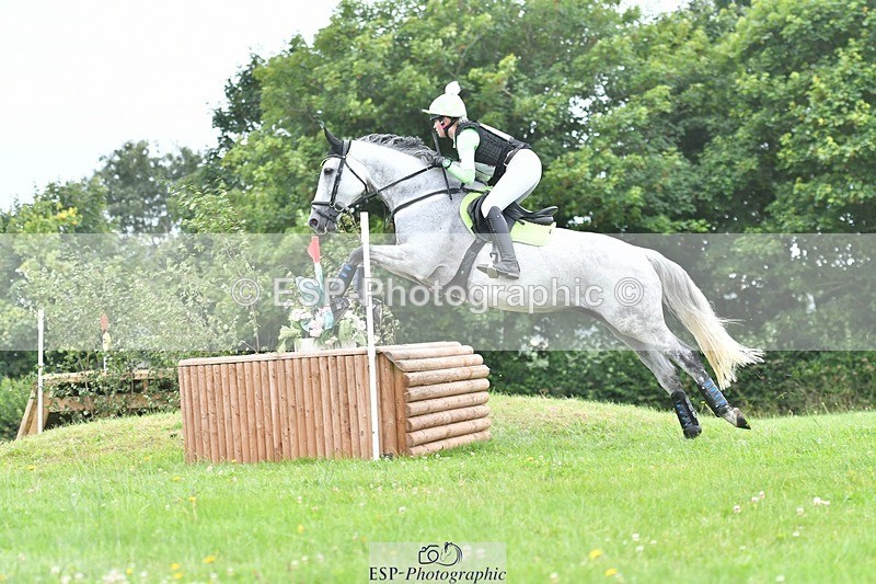 240803-120557-03460 - 017-Caitlyn_Faull-PENNINEVIEW_SUMMER