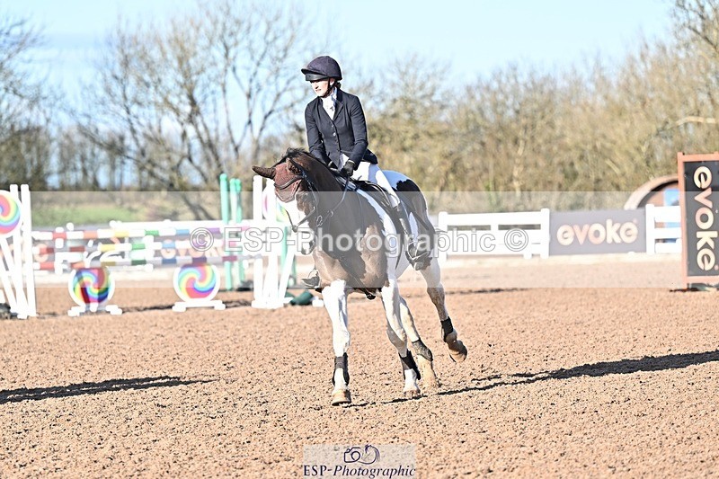 251203-124114-00501 - Cls 4 Newcomers and 1.10m Open