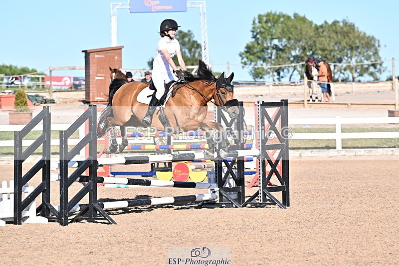 250708A-184120-00622 - 90cm Classes