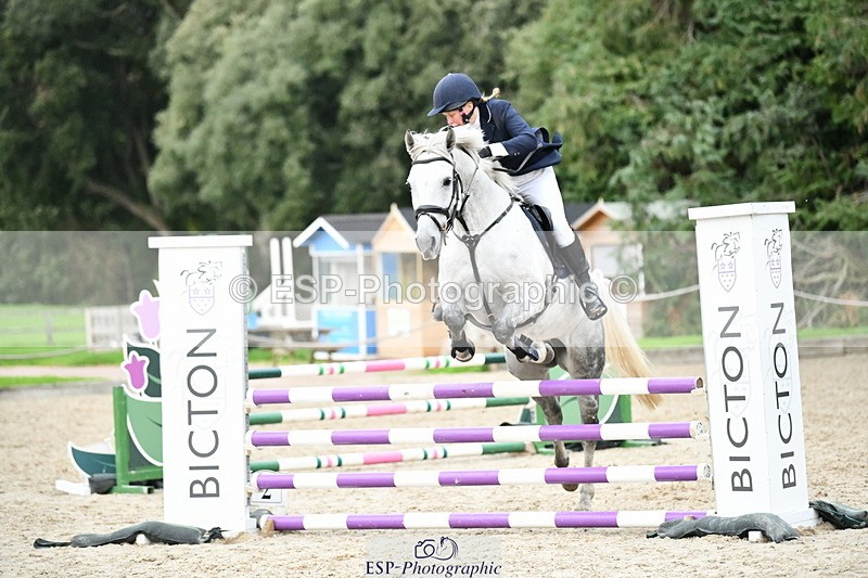 251004A-173247-02489 - Classes 12 & 13 90cm