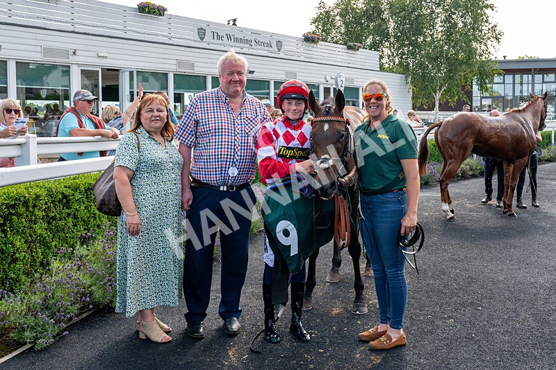 160725-Race 4-Lady Bouquet-2728 - Race 4