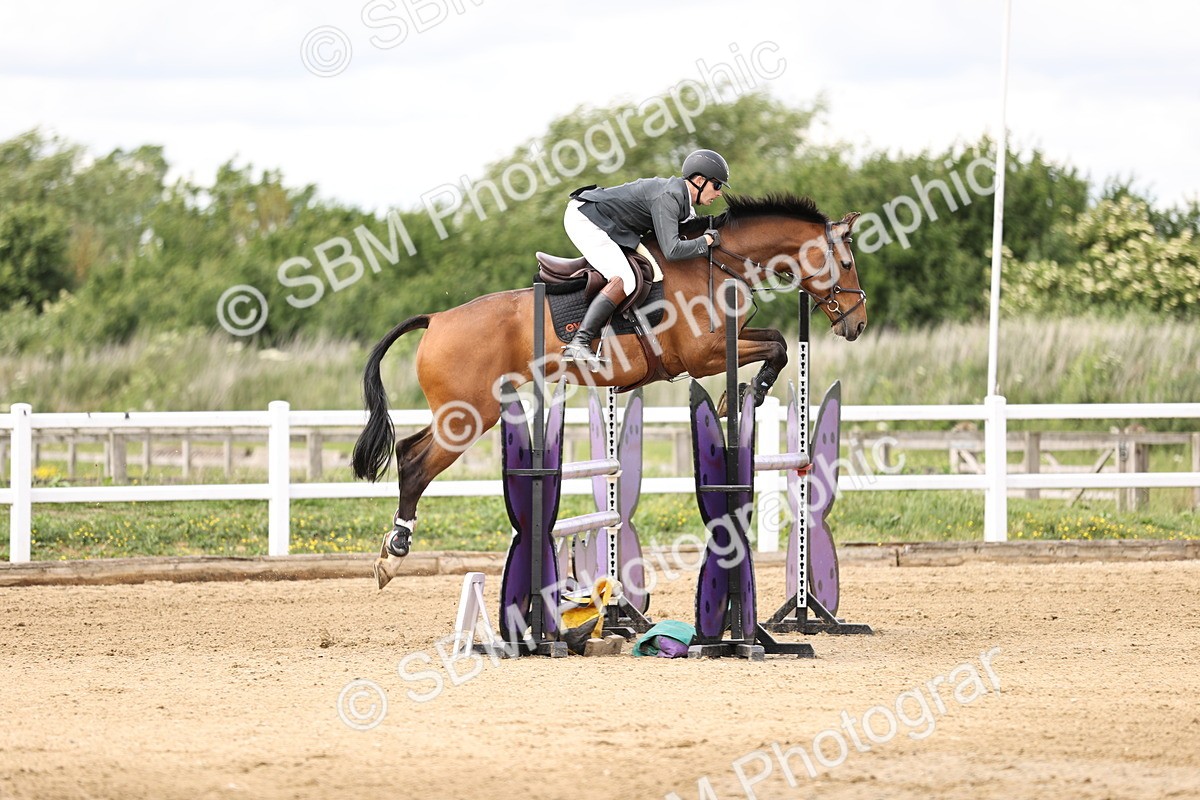 SBM_003070 - Class 11 - Senior Newcomers - 1.10m