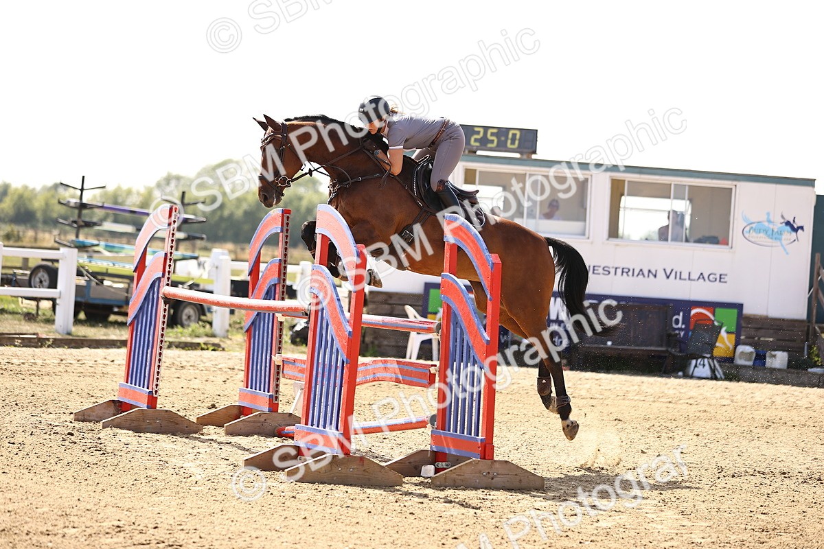 SBM_006914 - Class 13 - Senior Newcomers - 1.10m