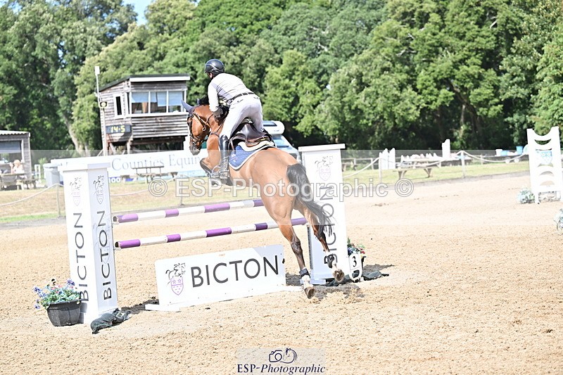 250704A-160800-11899 - Cls 23 Snr Foxhunter