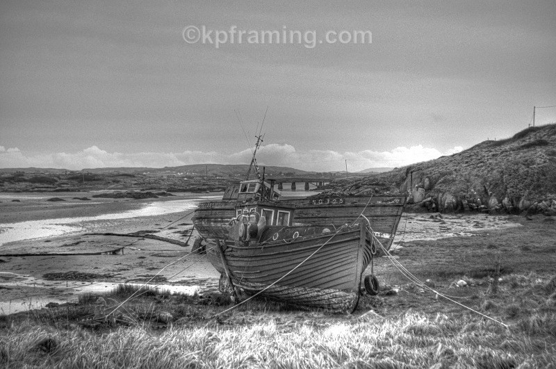 realt na mhara  fishing queen bw - local fishing boats of donegal