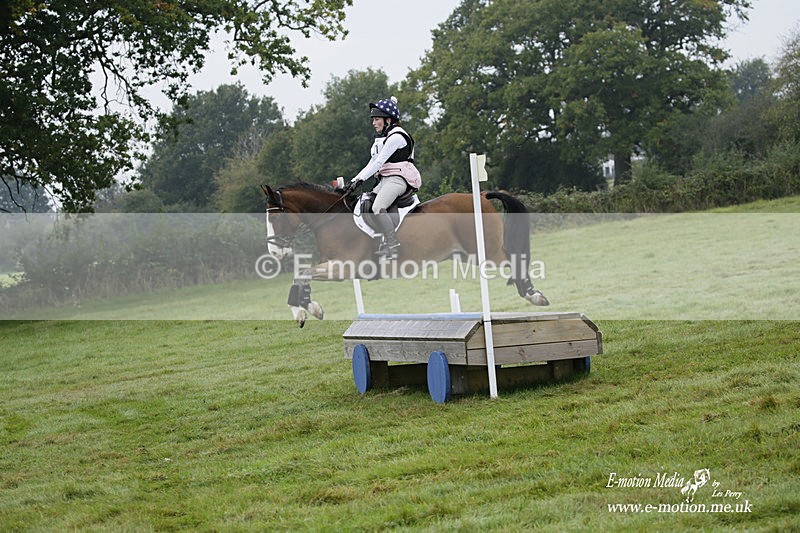 WWHT 171021 0159 - Novice Restricted (0.80m)  17/10/21