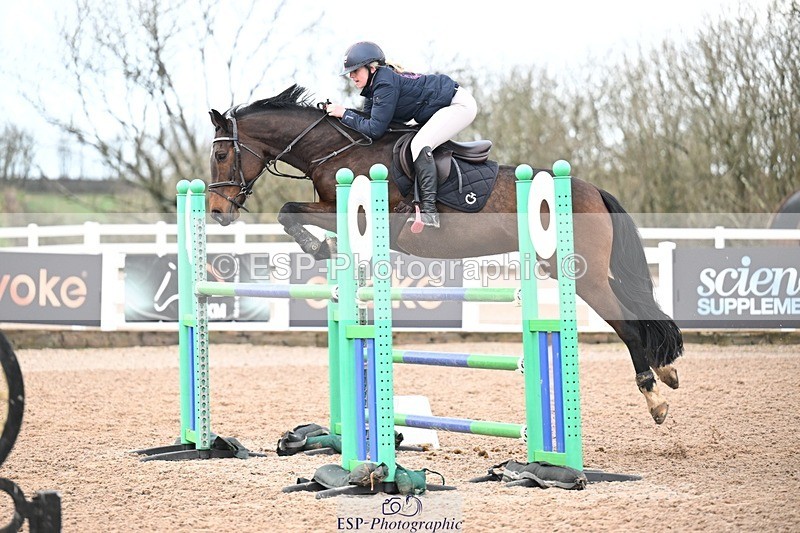 251206-134300-01161 - Cls 13 Snr Foxhunter and 1.20m