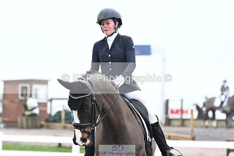 240217A-113946-02381 - 161-Katie.Warner-Active.Nuvalari