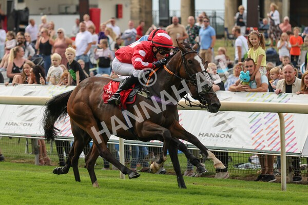 yr04092022p1-40 - 12.30pm 148cm Conditions Pony Race