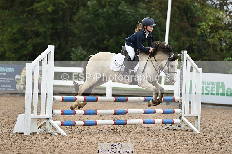 220829A-163900-00285 - 70cm Classes 3a 3b & 4