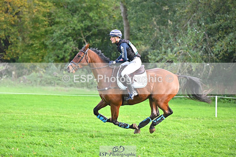 241025-122252-08216 - 127-Alexander.Bragg-STARSTRUCK.III