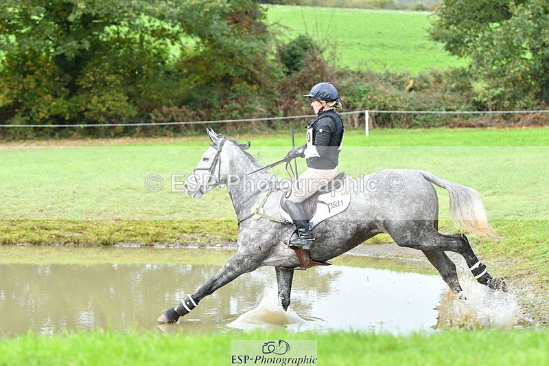 251025A-104806-17508 - D-360-Hannah.Norvill