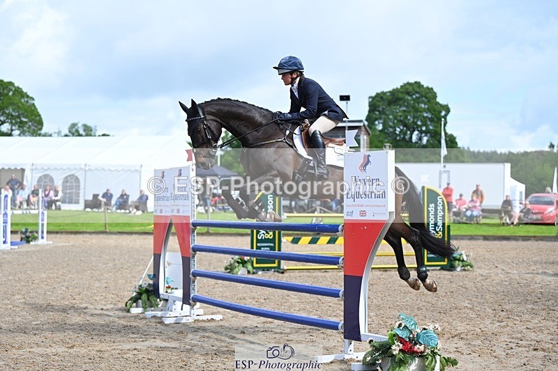 240526-093420-19634 - 370-STORM_IN_DECEMBER-Claire_Fielding