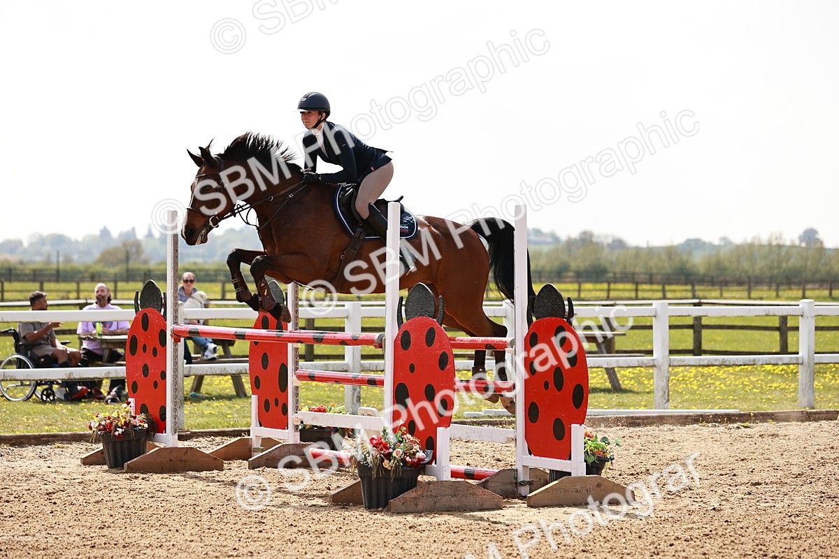  - Class 26 - Senior Foxhunter - 1.20m
