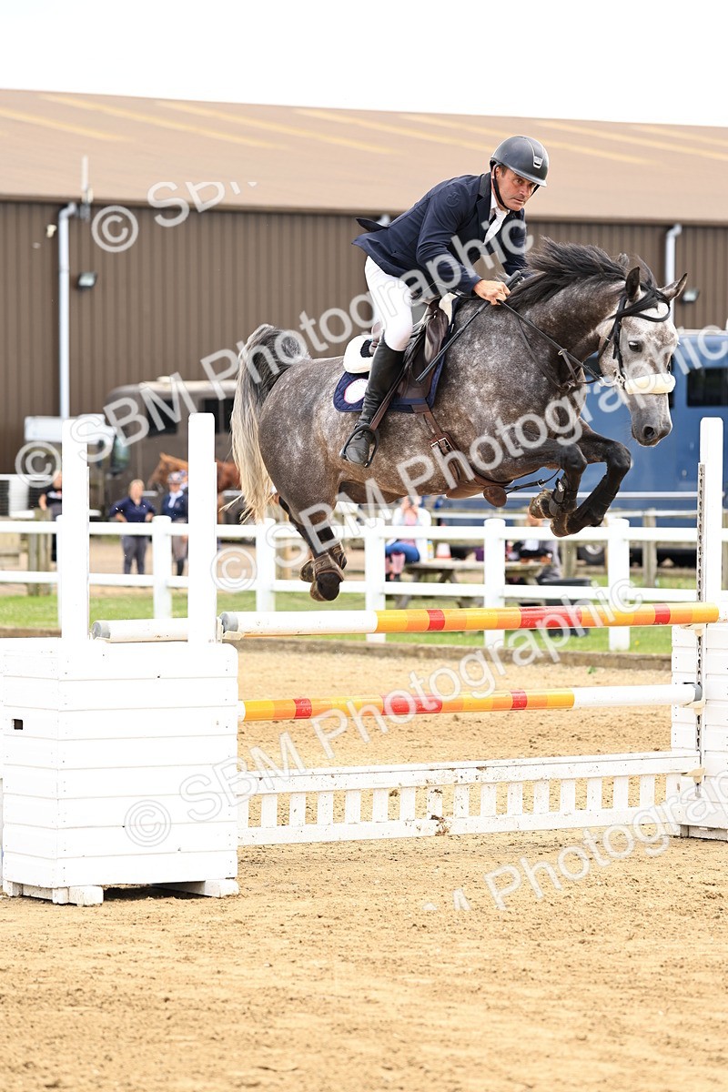 SBM_004241 - Class 12 - Senior Newcomers-1.10m Open