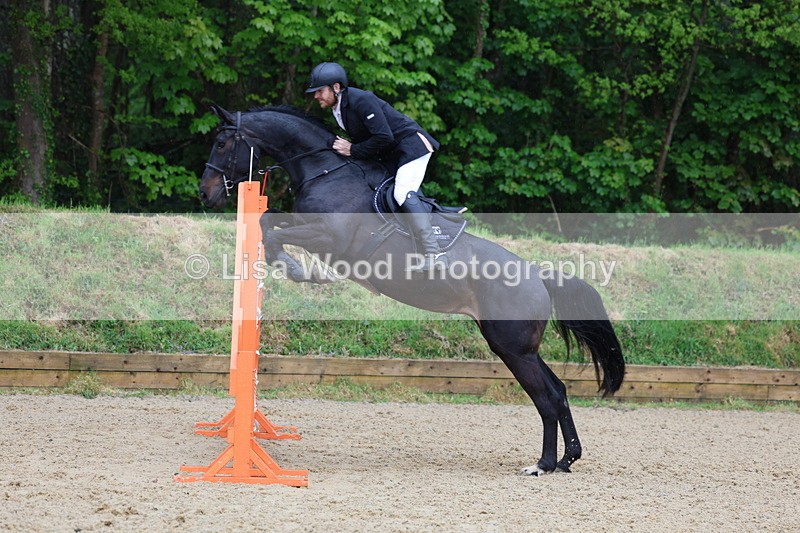 3E7A7598 - Class 9: Senior 1.30m open
