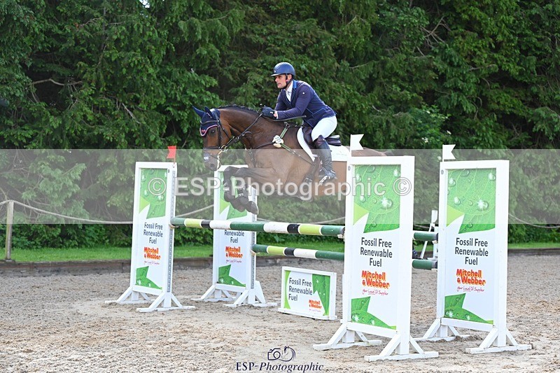 240526-100033-19819 - 301-CAMOUFLAGE-Alexander_Bragg