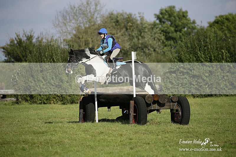  WWHT 171021 3865 - Open (1.00m)  17/10/21