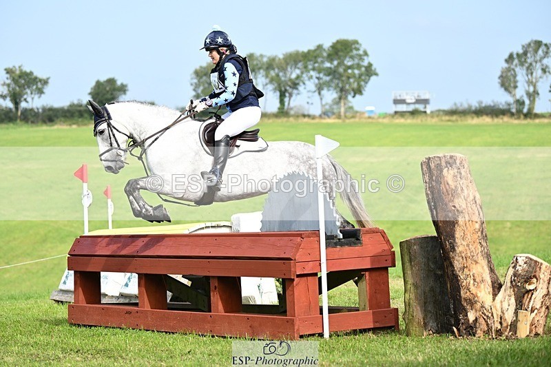 240831A-105106-00749 - 102-Kate.Darby-CLOROGUE.FLIGHT