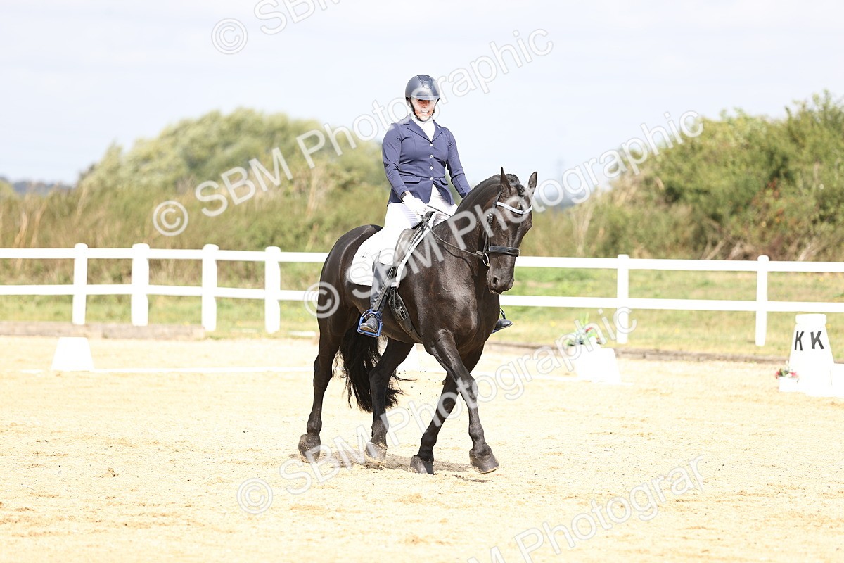 SBM_016114 - Class 14 - Novice 23 - 10.29-11.32