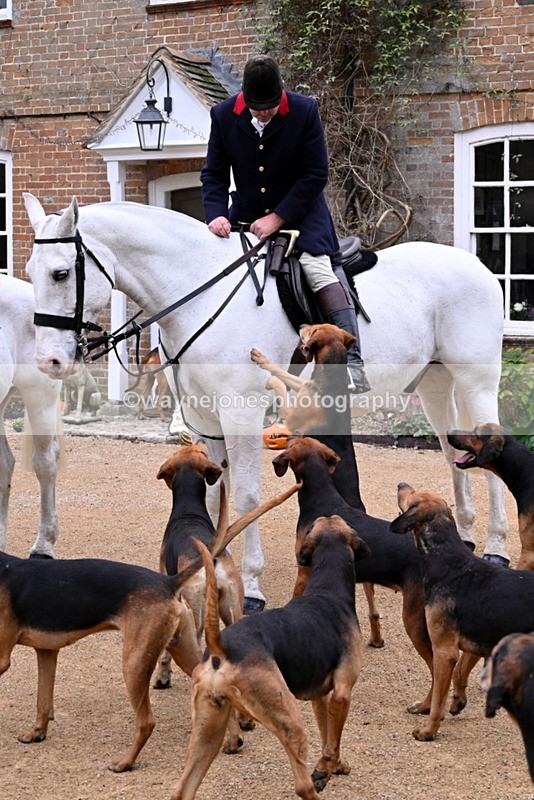 WJ7_6113 - Berks & Bucks - Children's Meet - The Old Farmhouse – Steventon.