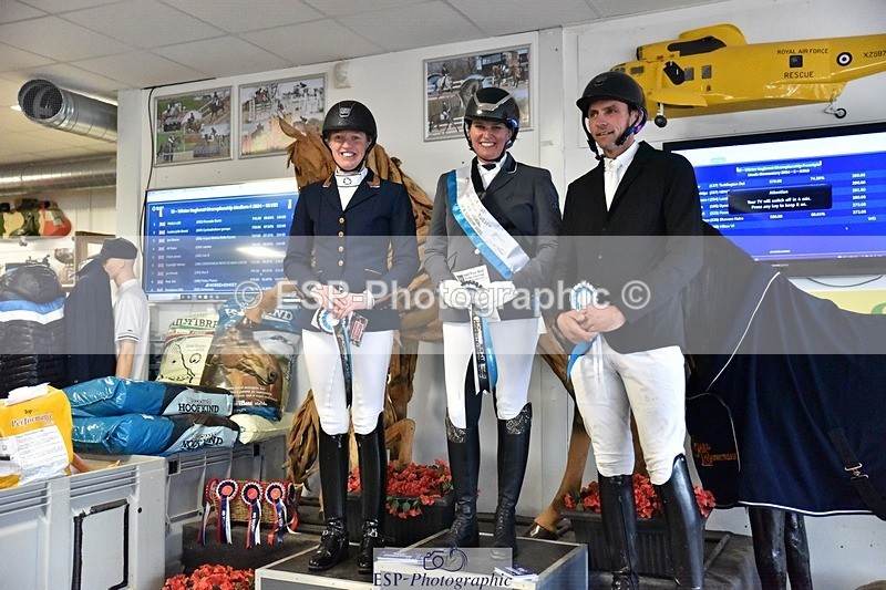 250215-131550-03687 - Medium Silver Presentations