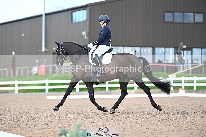 240218A-150846-09009 - 193-SARAH.RIDD-FIRST.KISS