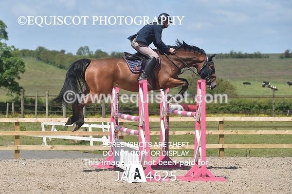 JAC_4625 - CLASS 7 Senior Foxhunter/ 1.20m Open