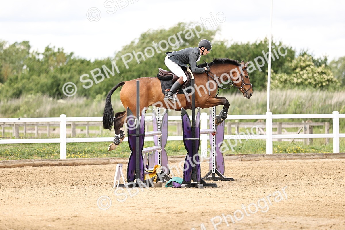 SBM_003071 - Class 11 - Senior Newcomers - 1.10m