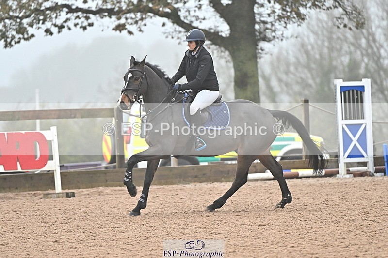 241103A-104631-06746 - SUN Cls 18 British Novice and 90cm Open