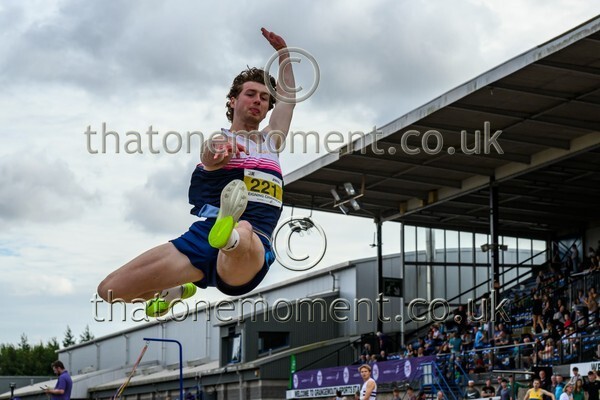 Sen25SUN-916994 - Field Male