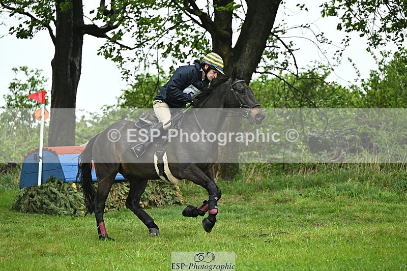 250418-102709-01433 - 051-Alex.Jupp-CARRY.ON.REGARDLESS