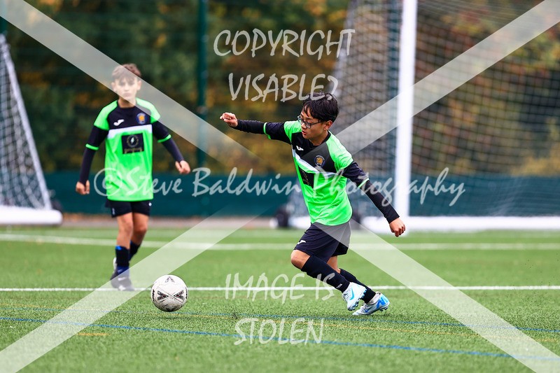 1DX30705 - 2025-10-12 FC Abbey Meads U14 Orange V Kingsdown Lions U14