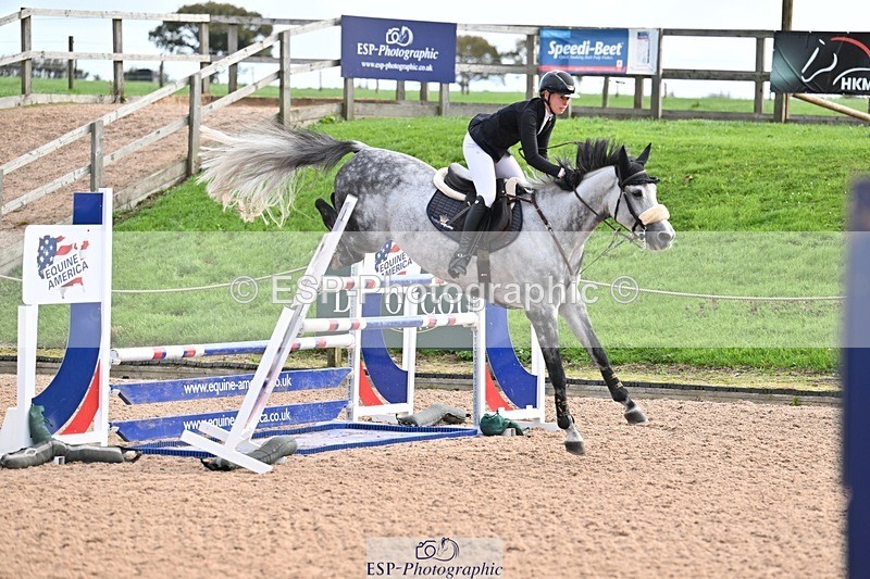 251005-100141-02660 - Cls 15 Foxhunter and 1.20m