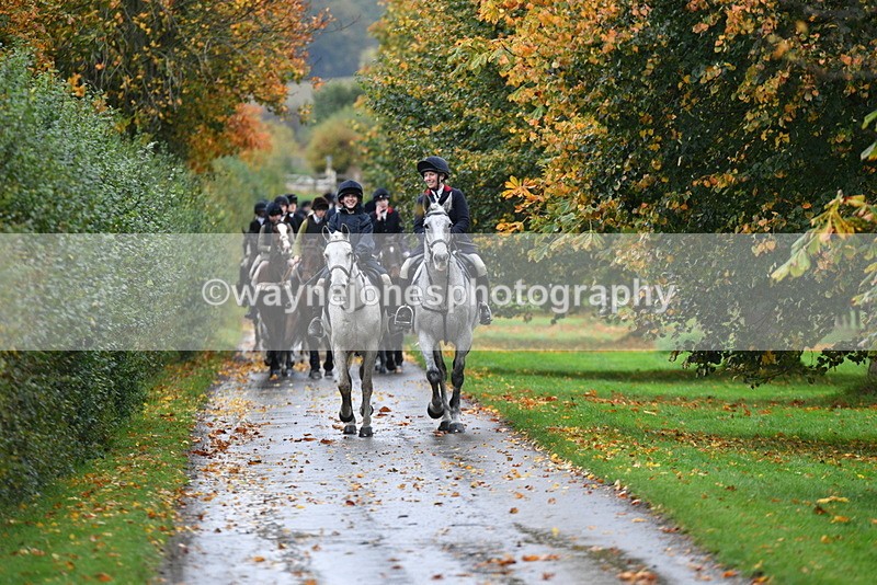 WJ5_6170 - B&B walk back for Hunt Tea !