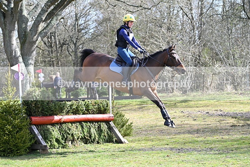 WJ7_0108 - Time 10:13 to 10:38 Times at the Fence