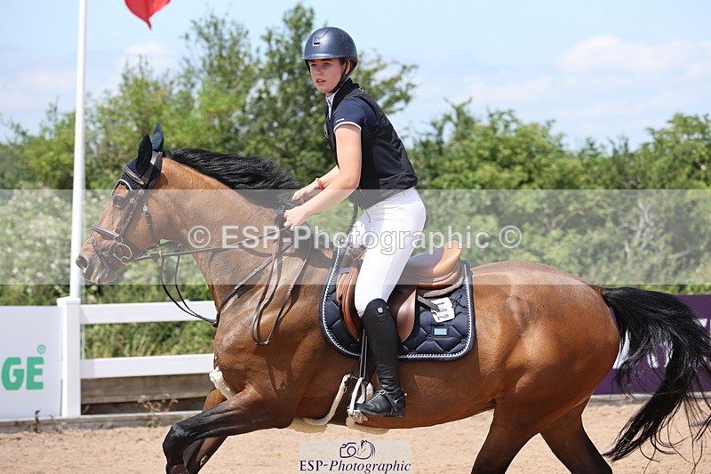 240718A-130221-05365 - Cls 9, 1 Star Bronze Tour 1.10m