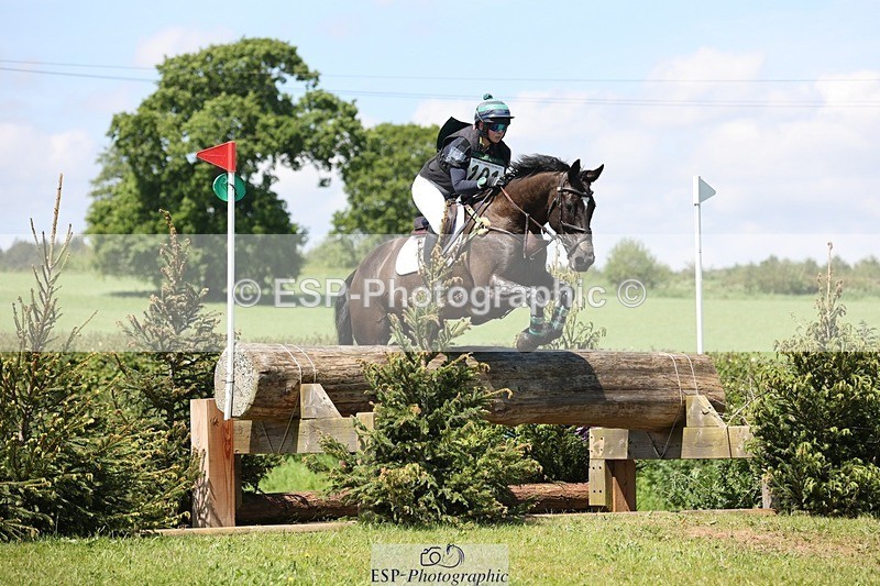 240525-124713-13375 - 101-MORELANDS_CASANOVA-Daisy_Bathe