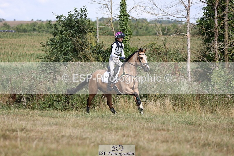 250802A-103542-00924 - A-008-Sophia.Vestey-BURDAL.DUKE