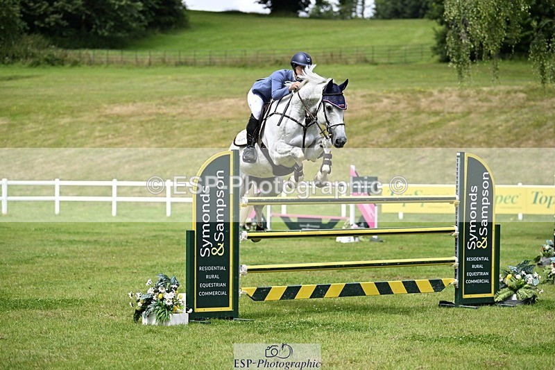 240711-115437-26770 - Cls 117 HOYS Grade C Quali 1.35m